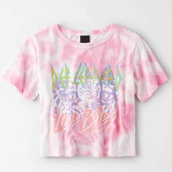 Daydreamer Tops - daydreamer // pink cropped def leppard band tee